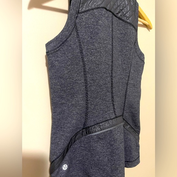 Lululemon Women’s Lightweight Full Zip Up Vest Dark Grey Size 4 - Picture 5 of 6